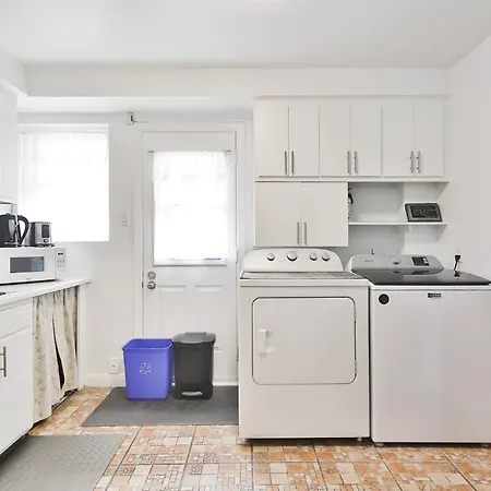 Free Parking In Beautiful Lachine Montreal Exterior photo
